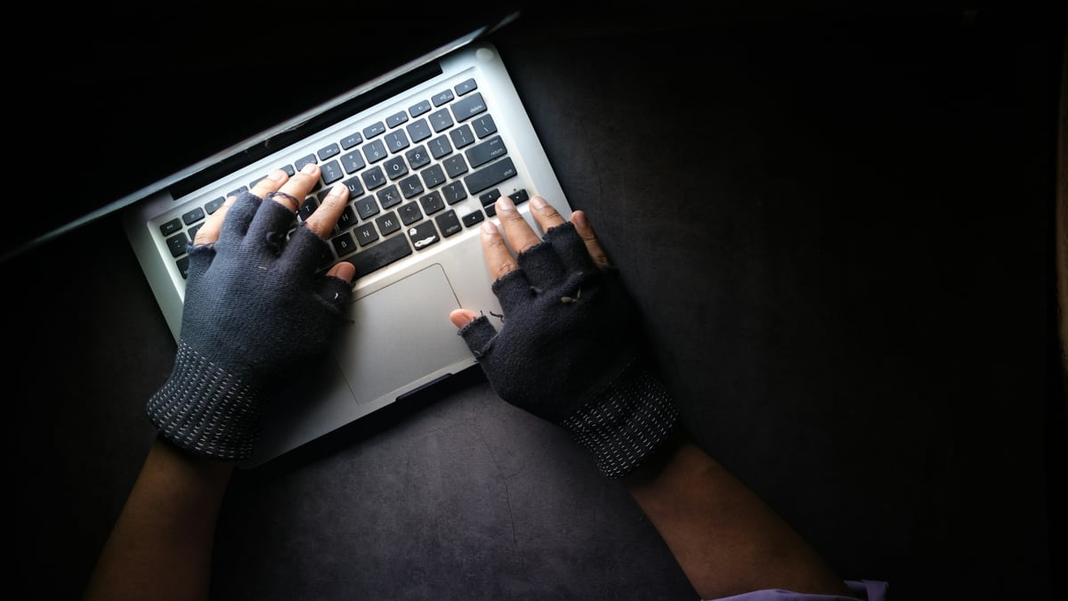 Steam Forums Used to Deliver XMRig via ClickFix